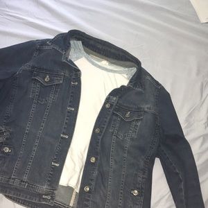 Detailed jean jacket😍